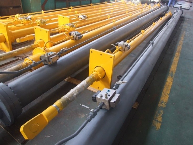 top denudate radial gate long hydraulic cylinder