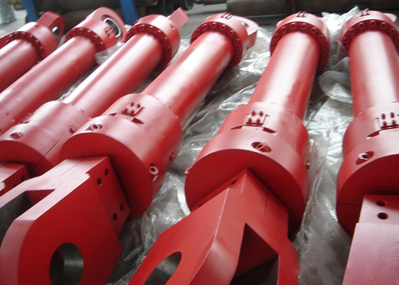 Red Single Acting Hydraulic Ram Lifting Hydraulic Cylinder For Furnace